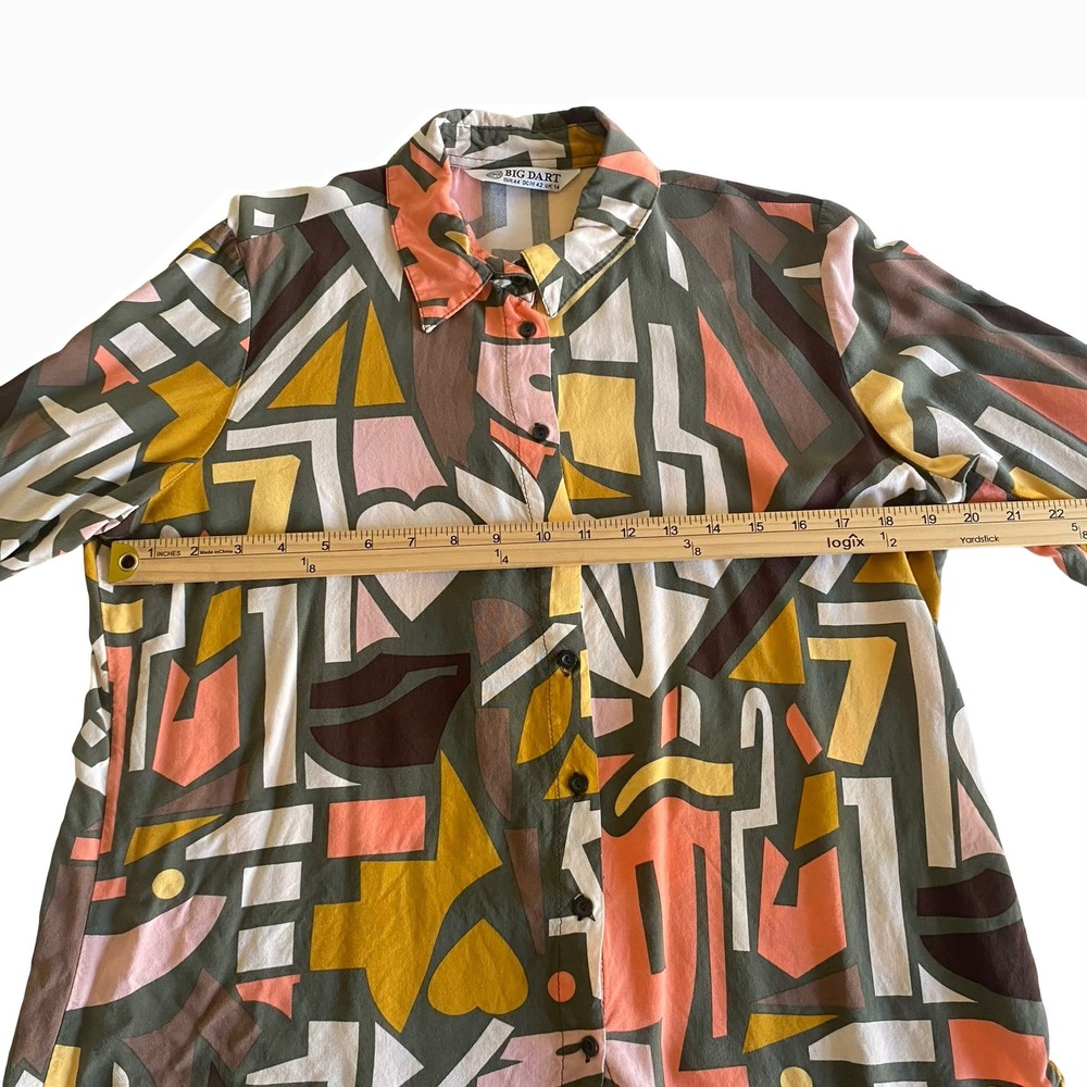 Big Dart Abstract Geometric Button Up Blouse Multicolor Viscose Size 10 - Picture 6 of 9